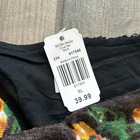 This that mix media cowl neck top - Picture 3 of 5